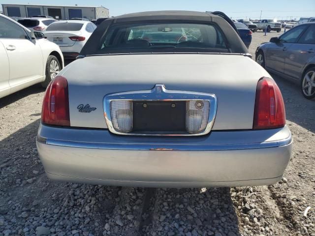 2001 Lincoln Town Car Signature