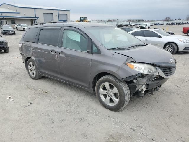 2013 Toyota Sienna LE