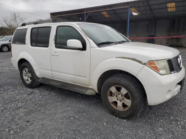 2005 Nissan Pathfinder LE