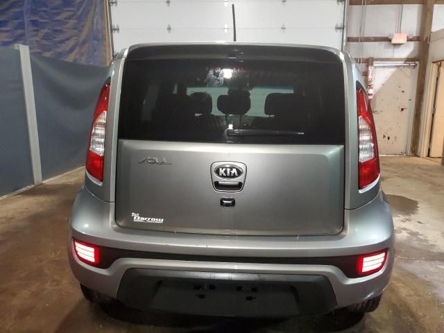 2013 KIA Soul +