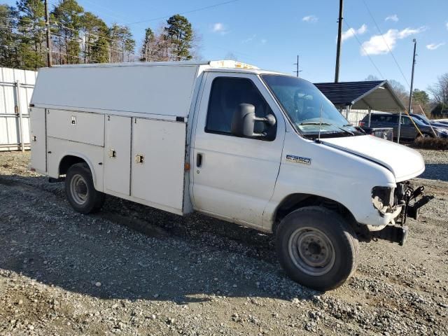 2006 Ford Econoline E350 Super Duty Cutaway Van