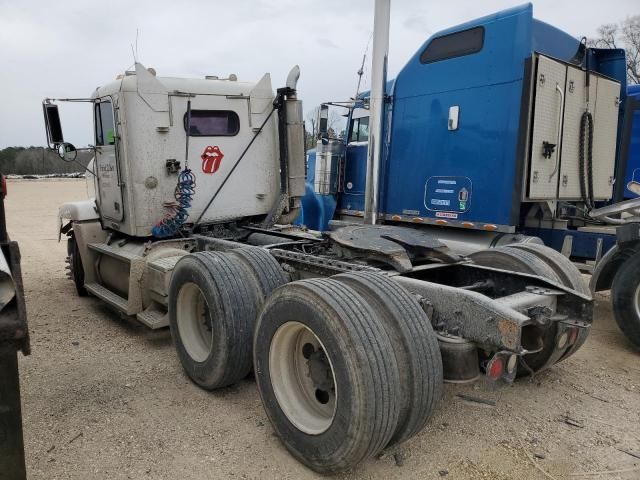 2003 Freightliner Conventional FLD120