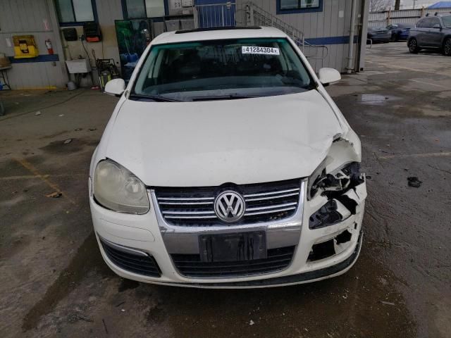 2005 Volkswagen New Jetta 2.5L Option Package 2