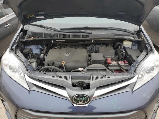 2018 Toyota Sienna XLE