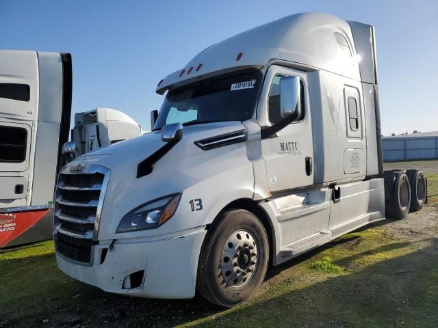 2019 Freightliner Cascadia 126