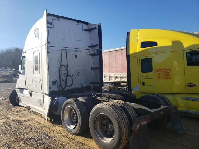 2018 Freightliner Cascadia 126