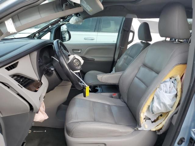 2016 Toyota Sienna XLE