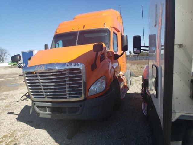 2012 Freightliner Cascadia 113