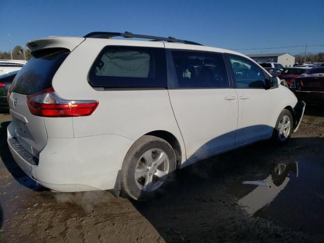 2017 Toyota Sienna LE