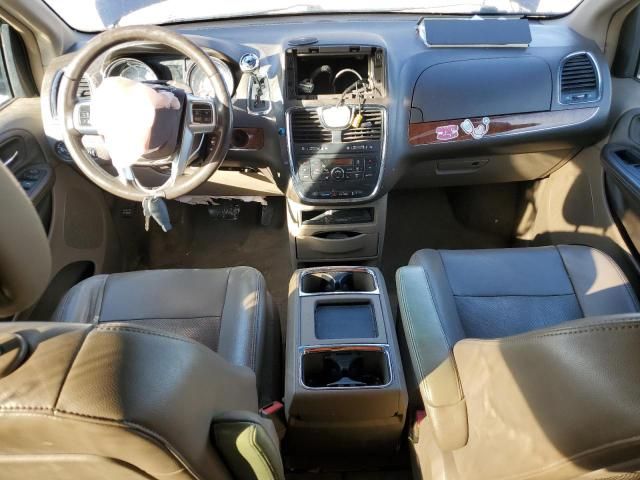 2011 Chrysler Town & Country Touring L