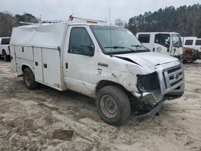 2014 Ford Econoline E350 Super Duty Cutaway Van