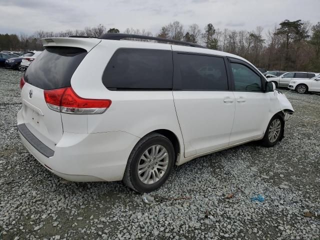 2013 Toyota Sienna XLE