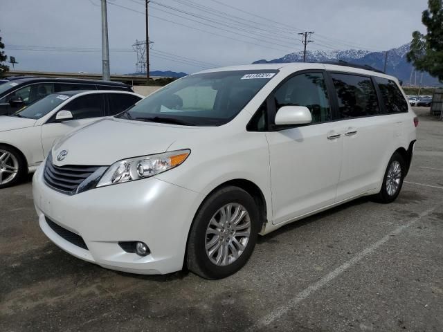 2017 Toyota Sienna XLE