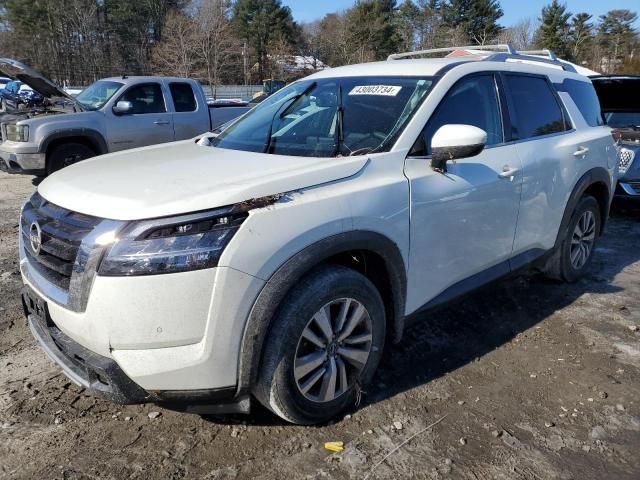 2022 Nissan Pathfinder SL