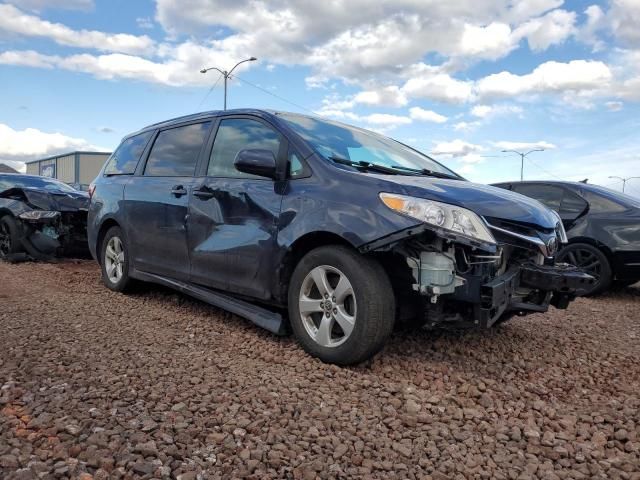 2020 Toyota Sienna LE