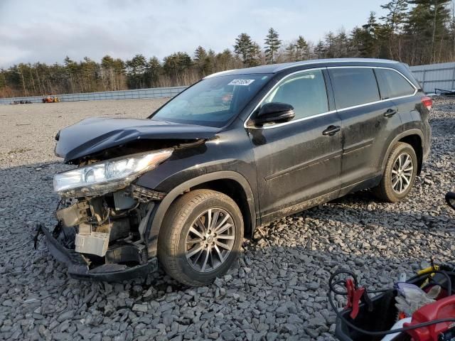 2017 Toyota Highlander SE