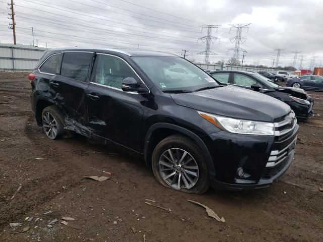 2017 Toyota Highlander SE