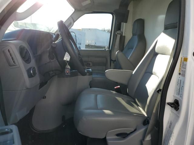 2023 Ford Econoline E350 Super Duty Cutaway Van