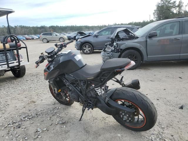 2017 KTM 1290 Super Duke R