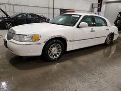 Salvage cars for sale from Copart Avon, MN: 2001 Lincoln Town Car Signature