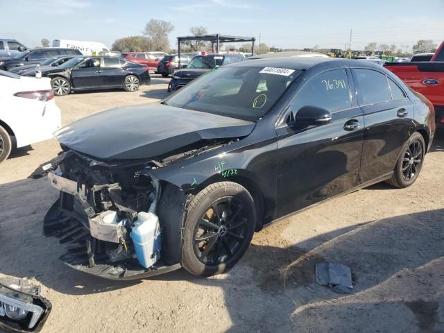 2019 Mercedes-Benz A 220