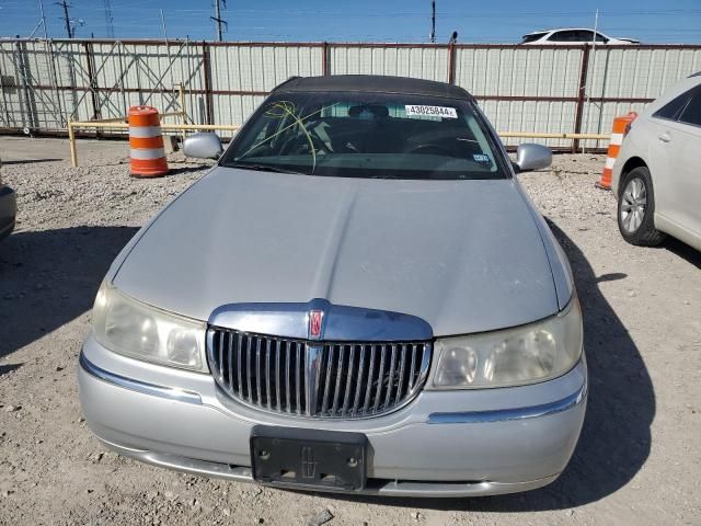 2001 Lincoln Town Car Signature