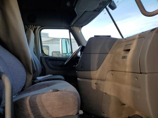 2016 Freightliner Cascadia 113