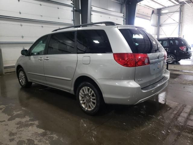 2010 Toyota Sienna LE