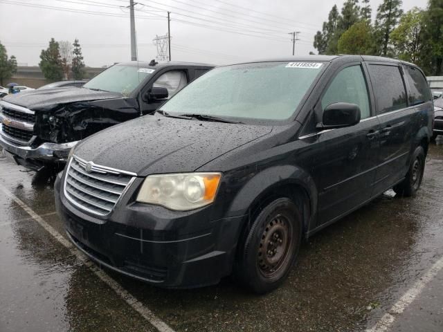 2010 Chrysler Town & Country LX