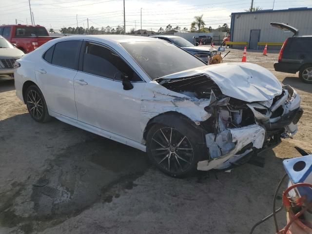 2022 Toyota Camry SE