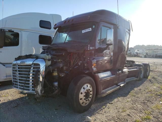 2013 Freightliner Cascadia 125