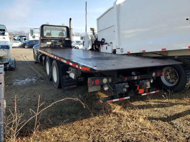 2011 Peterbilt 348