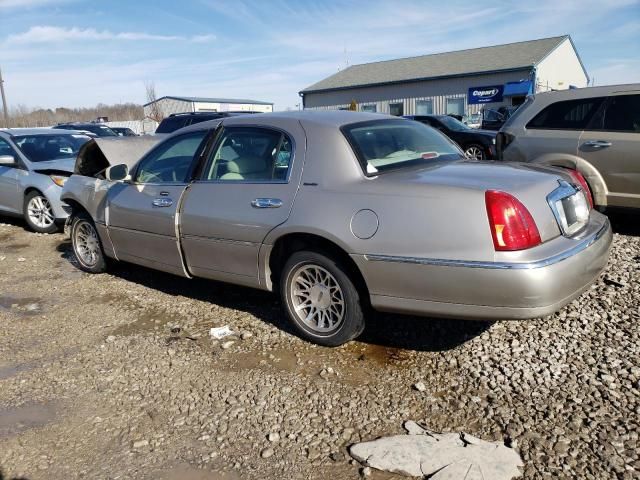 2000 Lincoln Town Car Signature