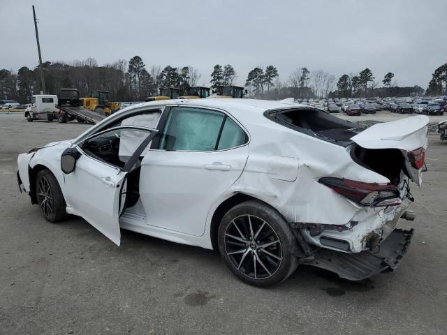 2022 Toyota Camry SE