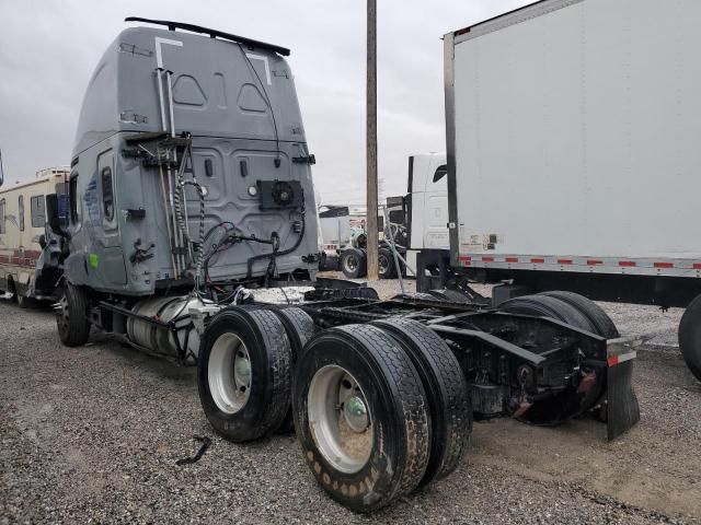 2021 Freightliner Cascadia 126