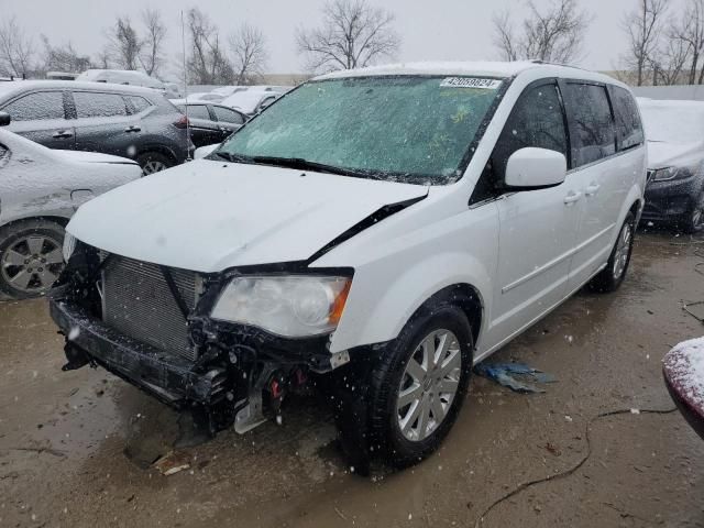 2016 Chrysler Town & Country LX