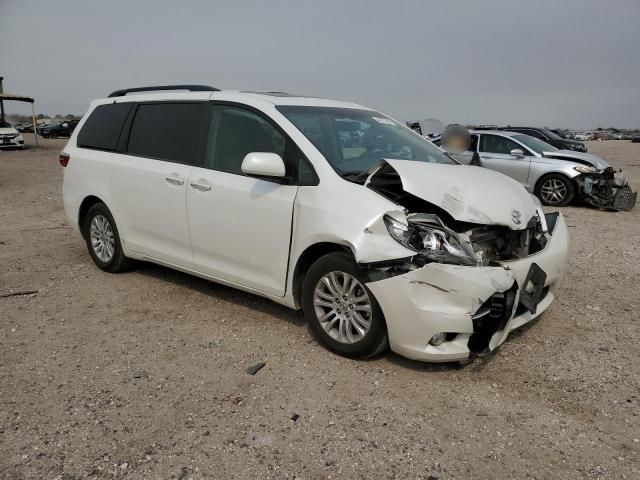 2016 Toyota Sienna XLE