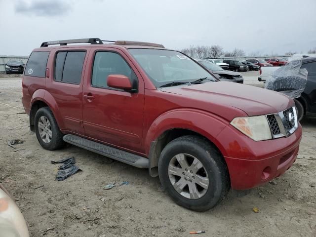 2005 Nissan Pathfinder LE