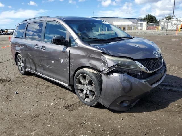 2016 Toyota Sienna SE