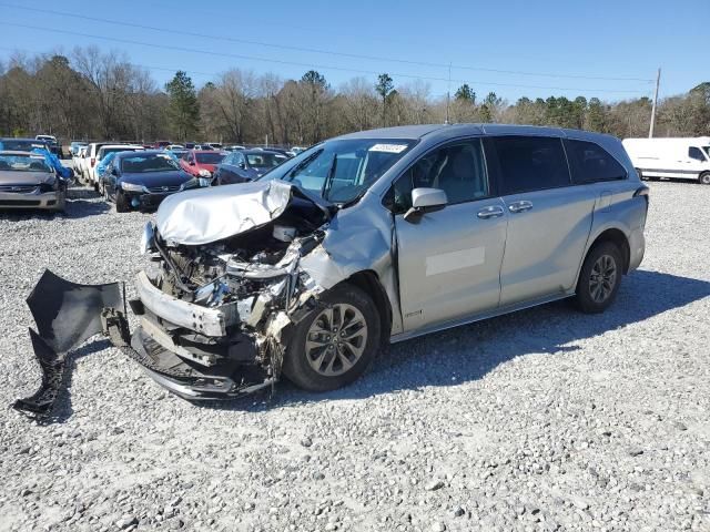 2021 Toyota Sienna LE