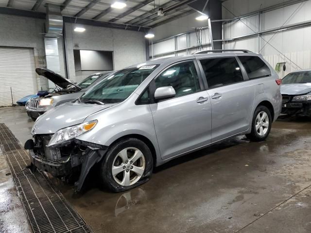 2017 Toyota Sienna LE