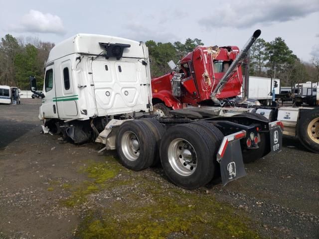 2019 Freightliner Cascadia 126