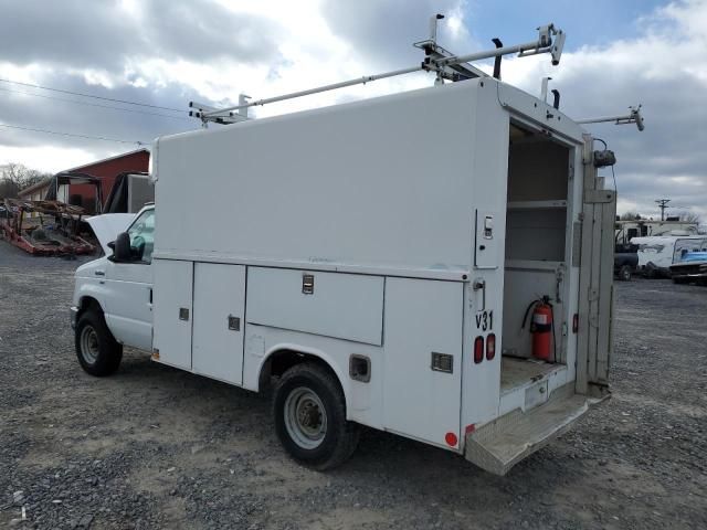 2012 Ford Econoline E350 Super Duty Cutaway Van