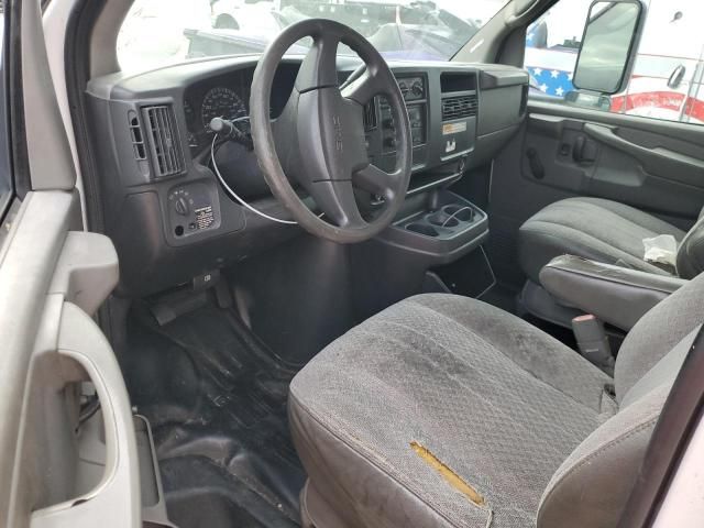 2004 GMC Savana Cutaway G3500