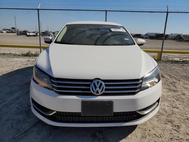 2012 Volkswagen Passat SE