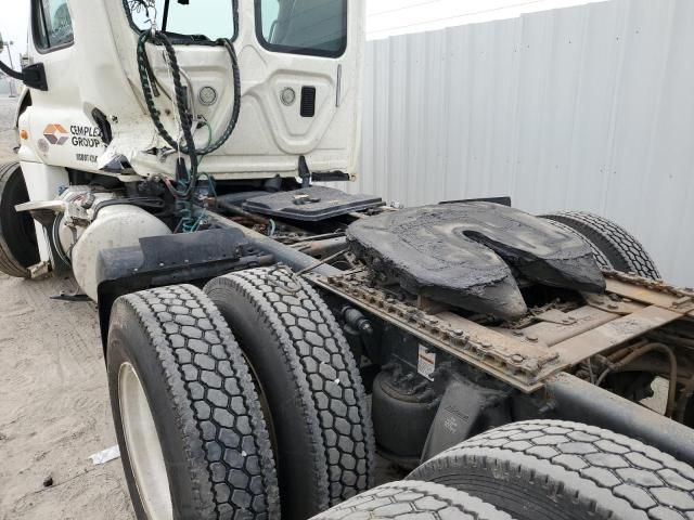 2016 Freightliner Cascadia 125