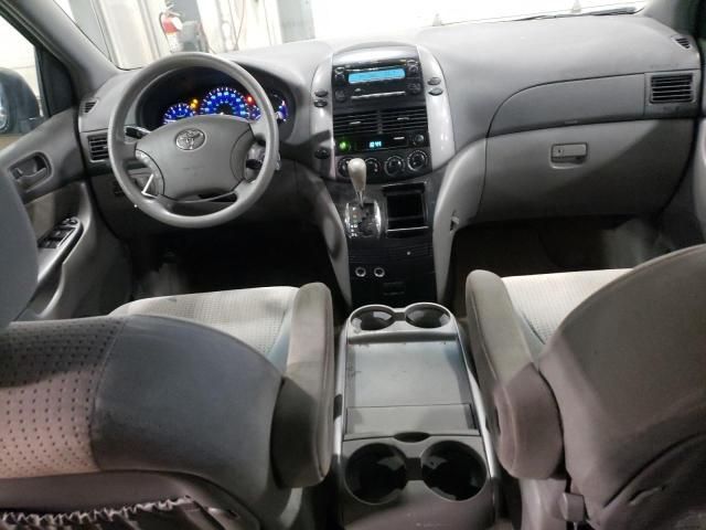 2010 Toyota Sienna LE