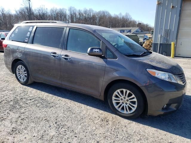 2016 Toyota Sienna XLE