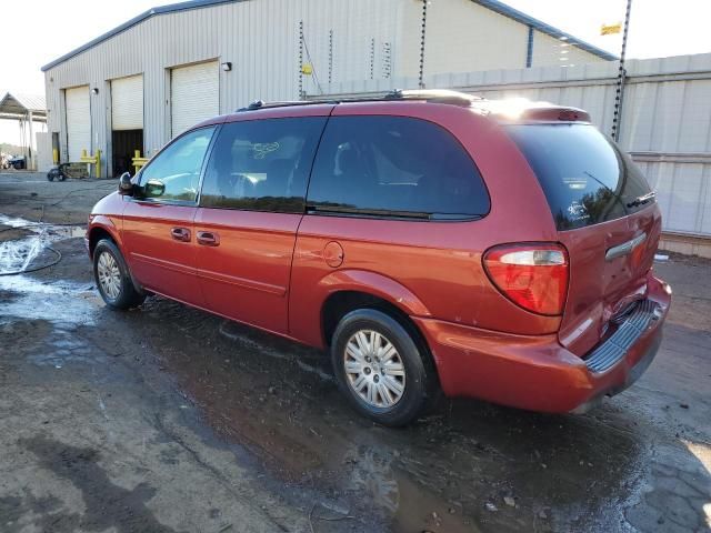 2005 Chrysler Town & Country LX