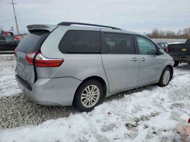 2017 Toyota Sienna XLE